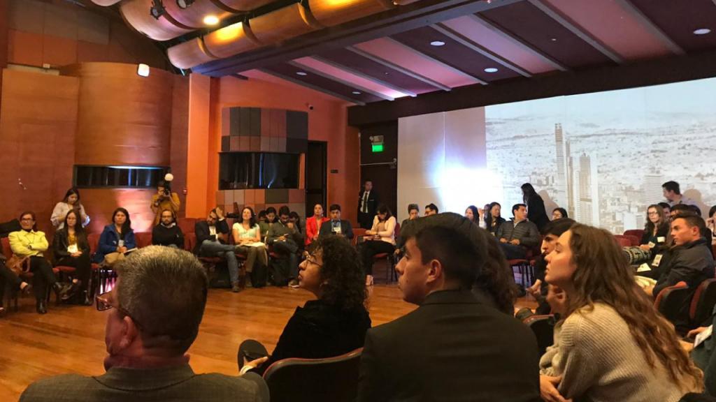 Foto de una charla durante el evento
