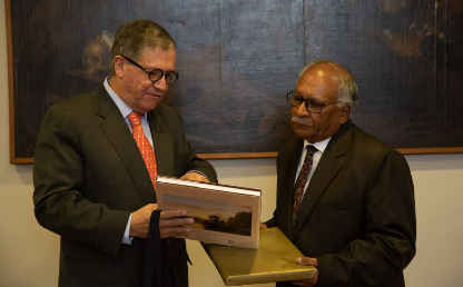 Visita de Ravi Bangar, embajador de la India en Colombia, a la Universidad.