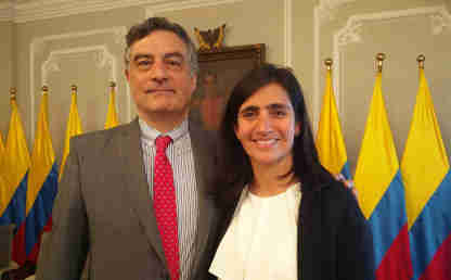Miembros de la comunidad uniandina. 