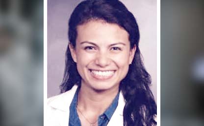 Retrato de la Dra. Alexandra Gómez, egresada de la Facultad de Medicina de la Universidad de los Andes 