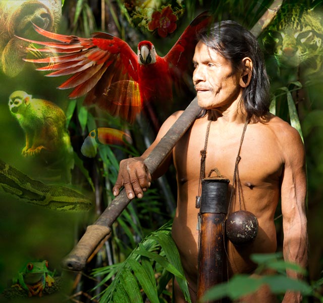 Indígena amazónico en la selva con animales alrededor