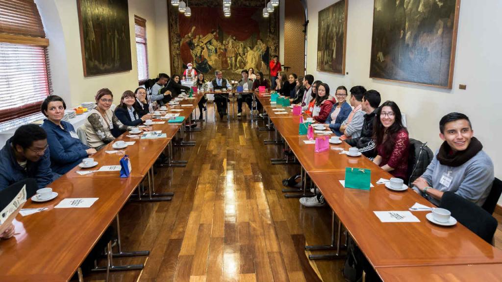El calentado 'a la quiero estudiar' fue presentado ante el rector de la Universidad de los Andes Pablo Navas durante el primer Chocolate con el Rector. 
