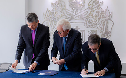Rectores de la Universidad del Rosario, Javeriana y Los Andes firman convenio marco.