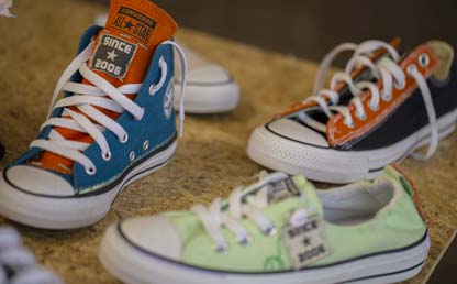 Tres tenis converse.