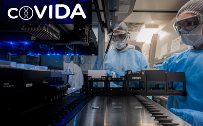 Foto de una máquina para procesar muestras en busca del coronavirus