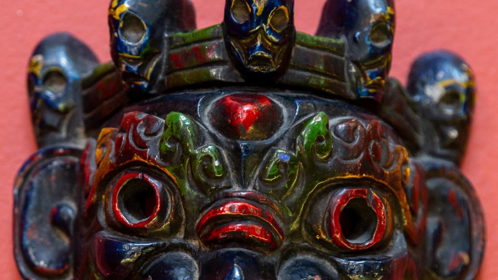 Una máscara originaria de Nepal 