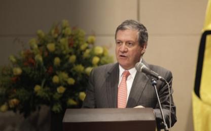 Rector Pablo Navas, en ceremonia grados pregrado 2015-1