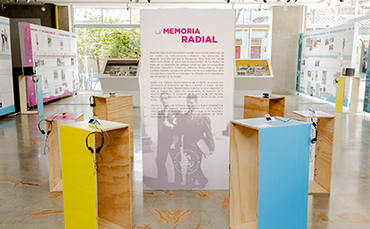 Imagen de la sala de exposiciones del edificio Julio Mario Santo Domingo de la Universidad de los Andes.
