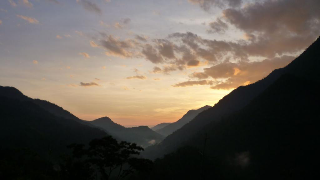 Imagen de un amanecer en la Sierra Nevada de Santa Marta