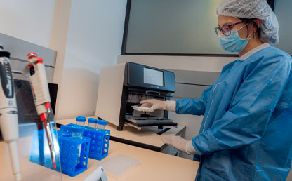 Foto del laboratorio GenCore de Uniandes.