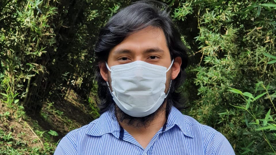 Foto de Yuldor Caballero, médico del proyecto Covida
